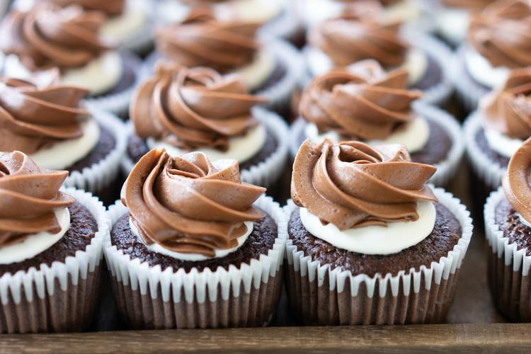 Chocolate Cream Cupcakes - Cupcake Recipe