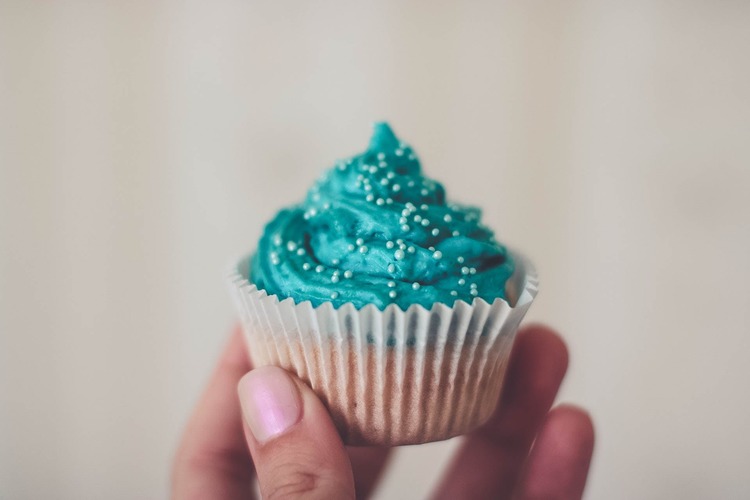 Cupcakes Recipe - Vanilla Cupcake with Teal Icing and Sprinkles