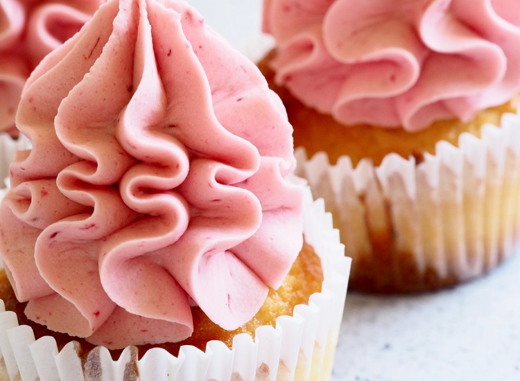 Cupcakes Recipe - Vanilla Cupcake With Pink Icing