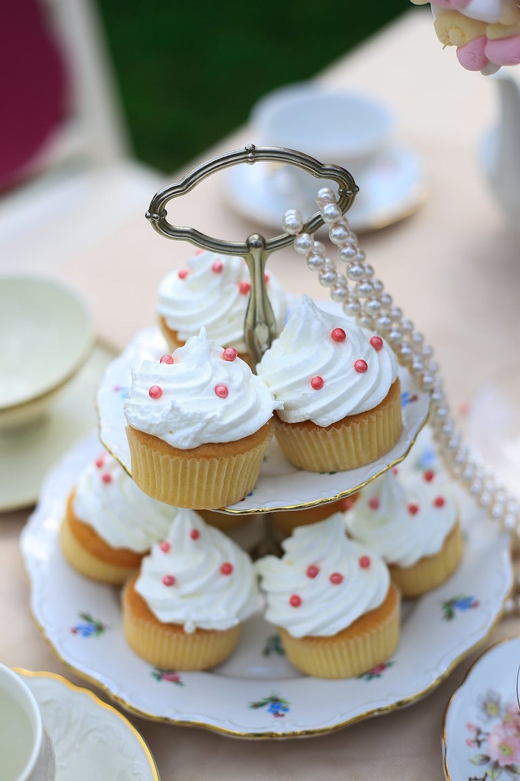 Mini Lemon Cupcakes with Vanilla Icing Recipe