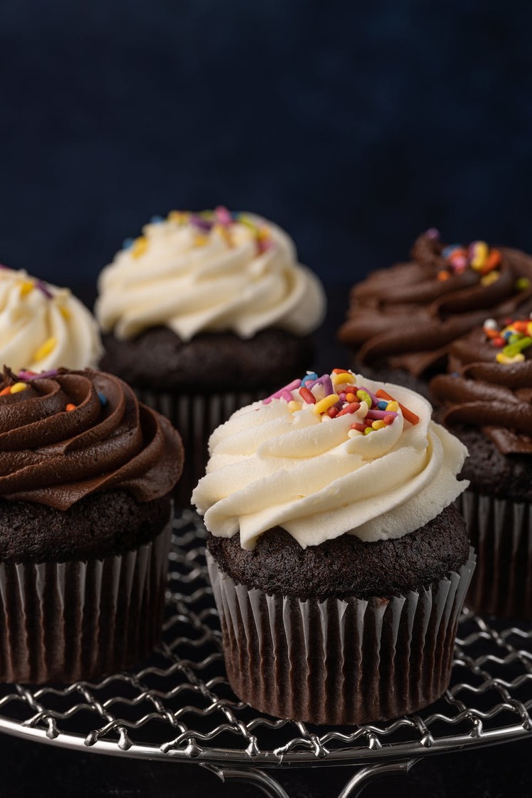 Dark Chocolate Cupcakes with Icing and Sprinkles - Cupcake Recipe